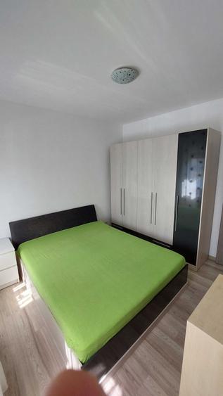 Apartament cu 3 camere decomandat în Giroc