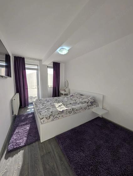 Apartament cu 3 camere semidecomandat în Florești