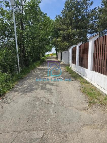 Teren de 3007 mp, în Seciu