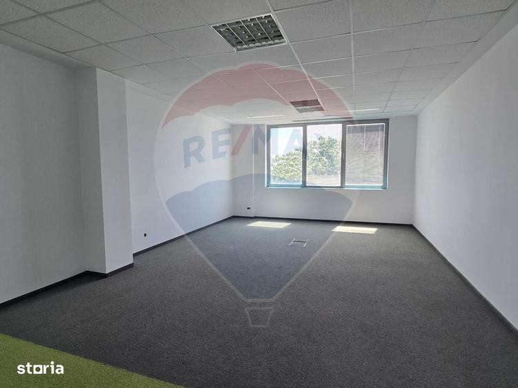 Spațiu comercial, de 1,300 mp, în Sud