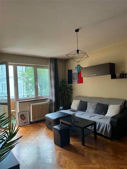 Apartament cu 2 camere semidecomandat, mobilat în Central