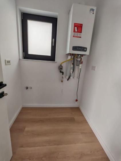 Casă individuală cu 5 camere cu Canalizare în Berceni