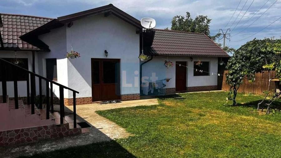 Casă cu 4 camere cu Garaj în Cordun