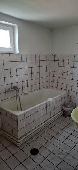 Casă individuală cu 5 camere cu Teren 191 Mp în Central