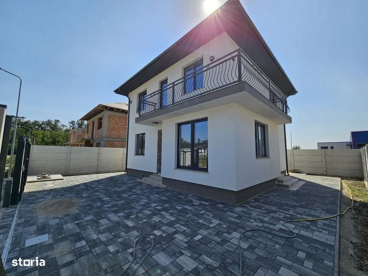 Casă cu 4 camere cu Teren 250 Mp în Central