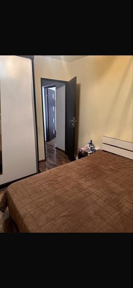 Apartament cu 3 camere semidecomandat în Sebastian