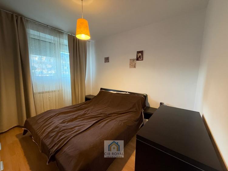 Apartament cu 3 camere decomandat în Drumul Taberei