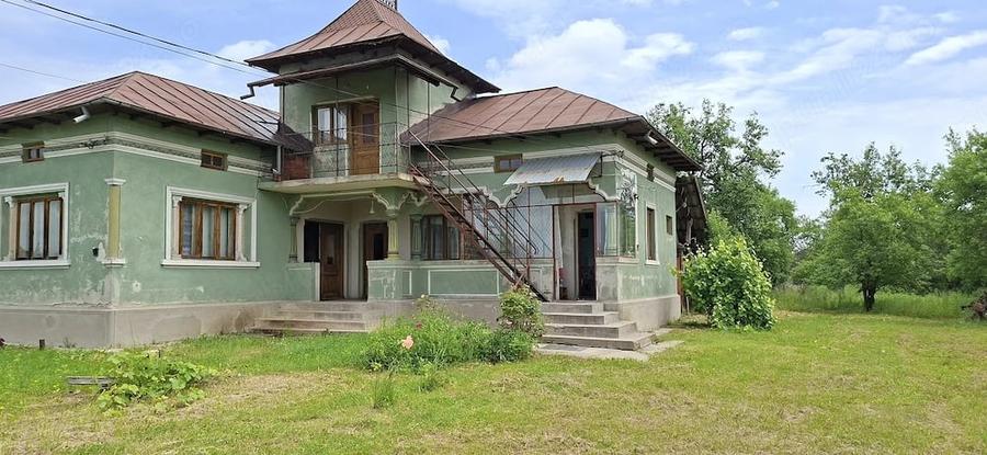 Casă cu Teren 4000 Mp în Central