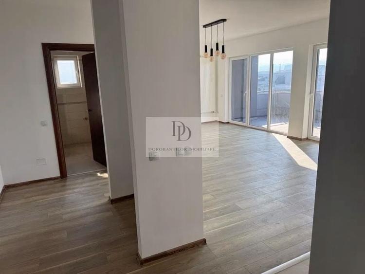 Apartament cu 3 camere semidecomandat în Bună Ziua