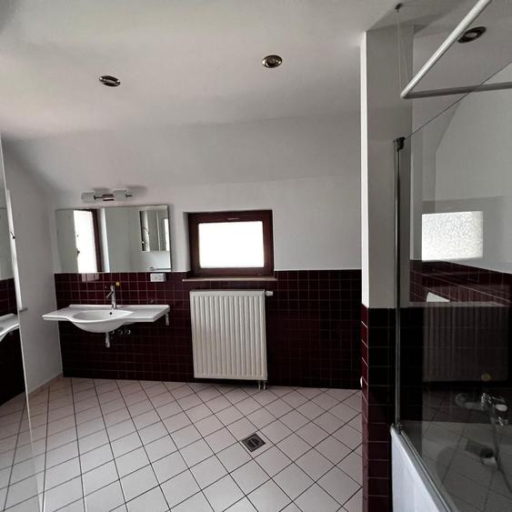 Casă cu 6 camere cu Canalizare în Iancu Nicolae
