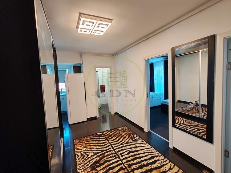 Apartament cu 3 camere decomandat, mobilat în Hipodrom 3