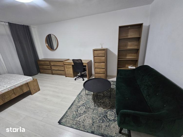 Garsonieră decomandată în Tei