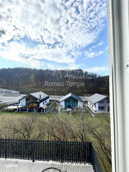 Duplex de vanzare, 4 camere, 3 bai, zona Tauti