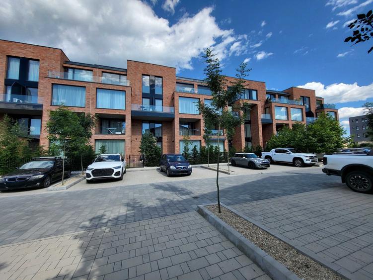 Apartament cu 2 camere decomandat în Tunari