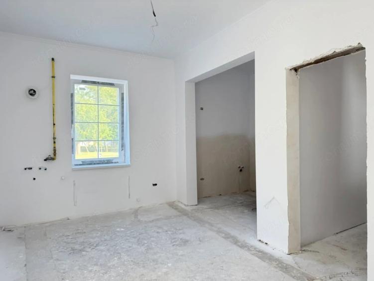 Casă cu 3 camere cu Teren 1500 Mp în Iosia