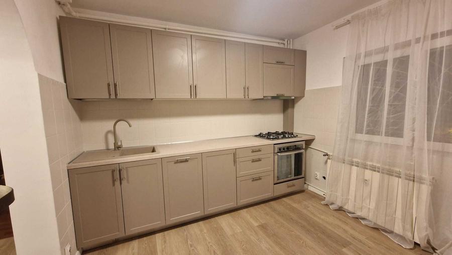 Apartament cu 3 camere decomandat în Nerva Traian