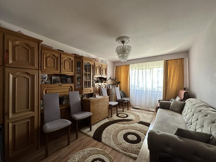 Apartament cu 2 camere decomandat, mobilat în Între Lacuri