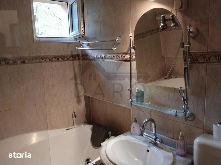 Apartament cu 3 camere în 22 Decembrie 1989