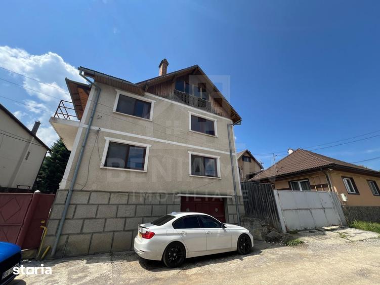 Casă cu 8 camere cu Teren 1100 Mp în Central