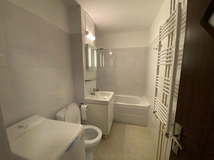 Garsonieră decomandată în Rovine