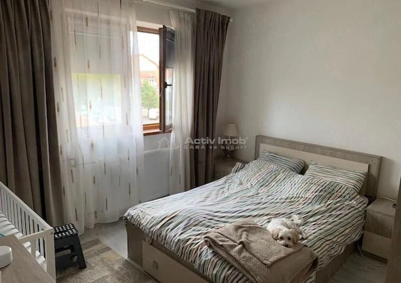 Apartament cu 3 camere semidecomandat în Grădiște