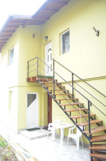 Casă cu 5 camere cu Teren 186 Mp în Valea Alba