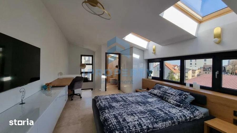 Casă cu 7 camere cu Teren 200 Mp în Văcăresti