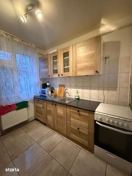 Apartament cu 3 camere semidecomandat în Gară