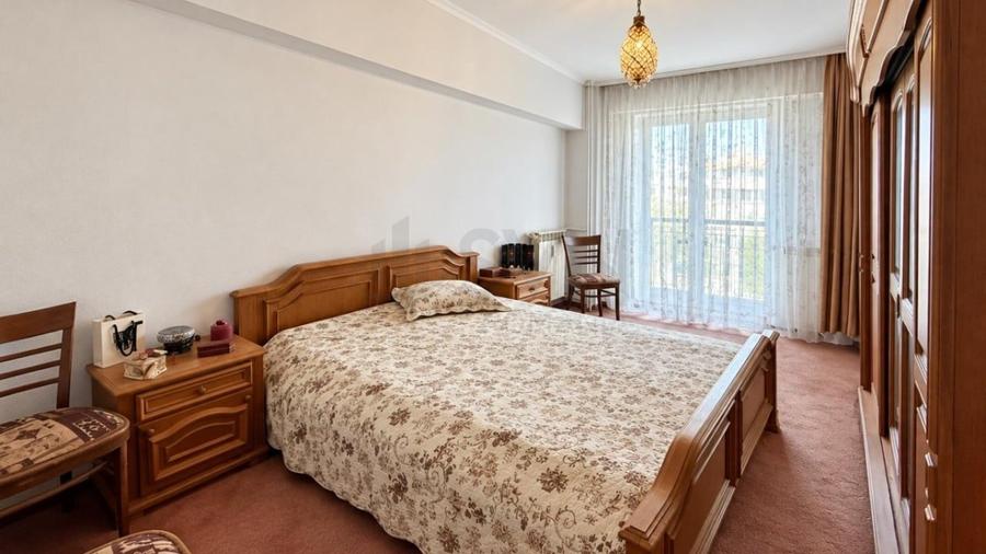 Apartament cu 4 camere decomandat, mobilat în Cișmigiu
