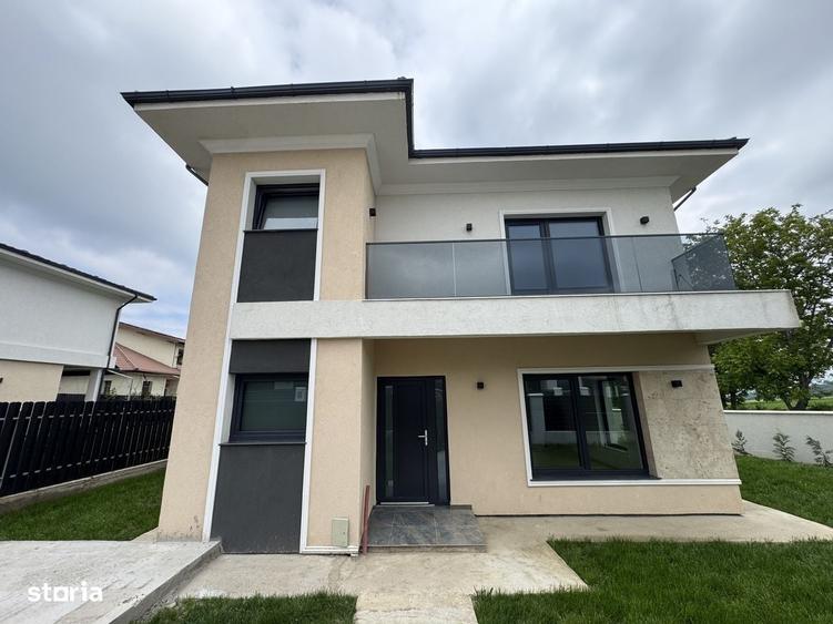 Casă cu 4 camere în Valea Ursului