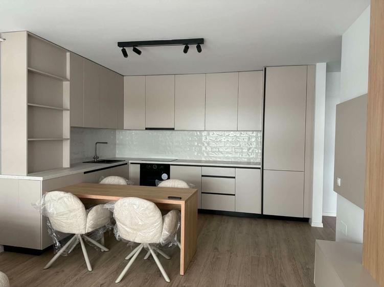 Apartament cu 2 camere semidecomandat, mobilat în Florești — fotografia 1