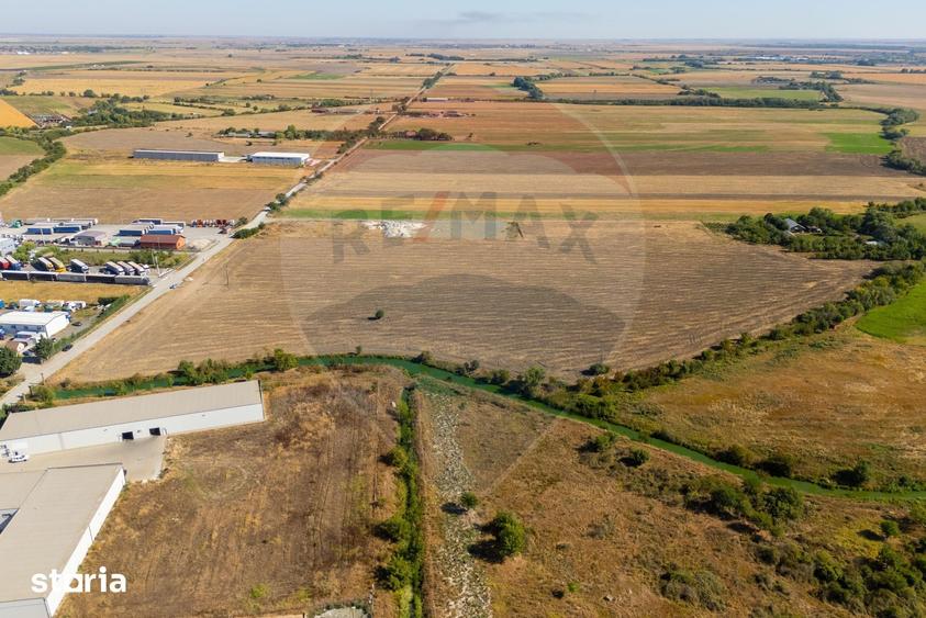 Teren de 20000 mp, în Gai