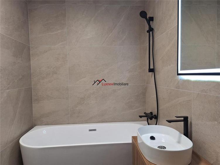 Apartament cu 2 camere semidecomandat în Florești