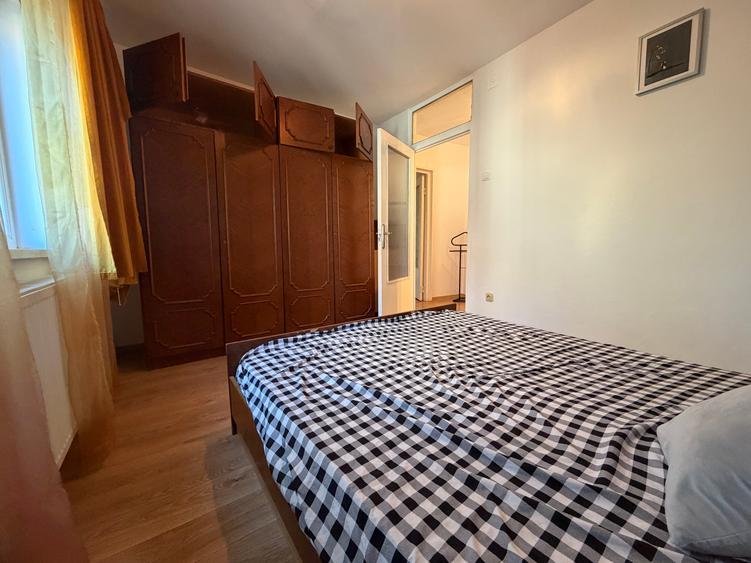 Apartament cu 2 camere semidecomandat în Soarelui