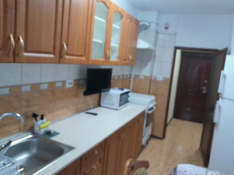 Garsonieră decomandată, mobilată în Barieră