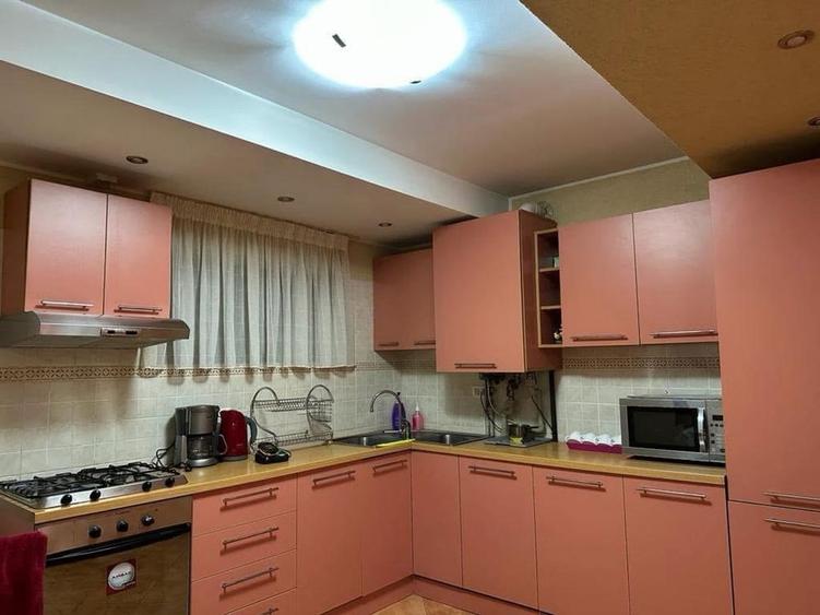 Casă cu 4 camere cu Teren 600 Mp în Central