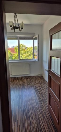 Apartament cu 4 camere decomandat, mobilat în Odobescu