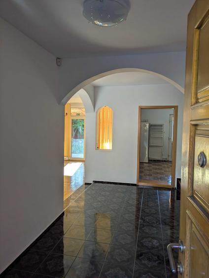 Casă cu 4 camere cu Teren 500 Mp în Aradului