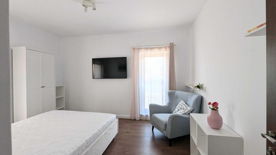 Apartament cu 2 camere decomandat, mobilat în Borhanci