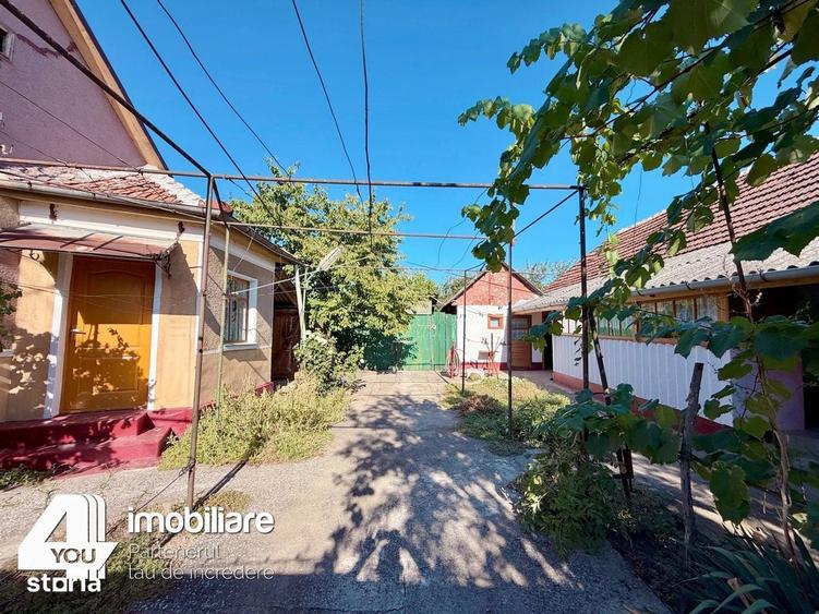 Casă cu 3 camere cu Teren 2880 Mp în Sintea Mare