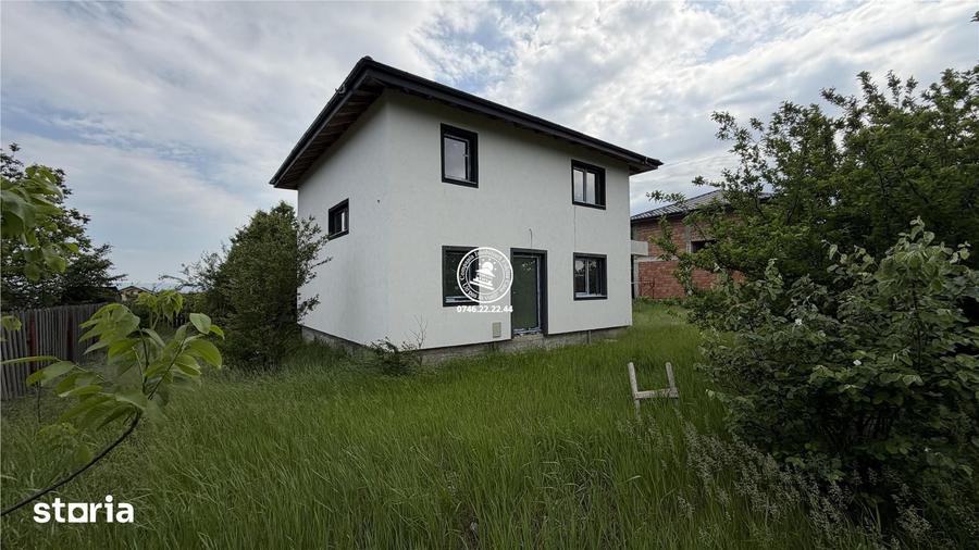 Casă cu 4 camere cu Teren 450 Mp în Central