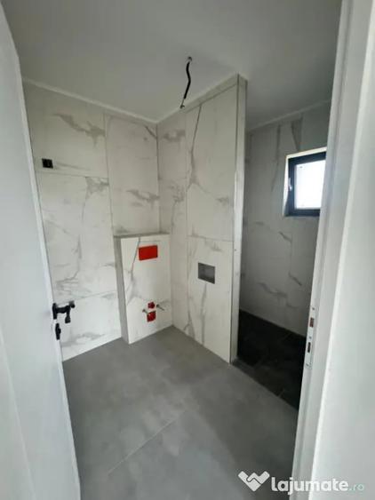 Casă cu 4 camere cu Teren 650 Mp în Satu Nou de Jos