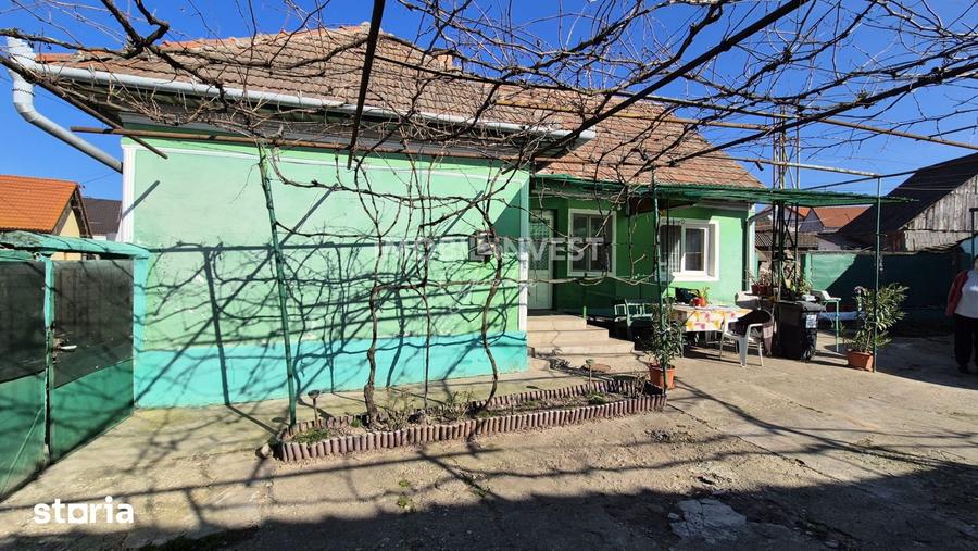 Casă cu 4 camere cu Teren 1244 Mp în Săliștea