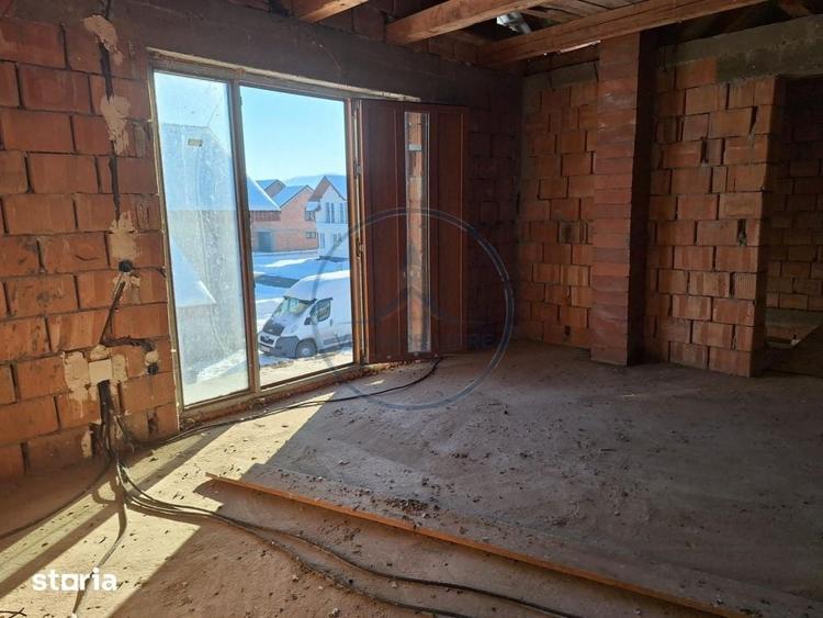 Casă cu 6 camere cu Teren 400 Mp în Central