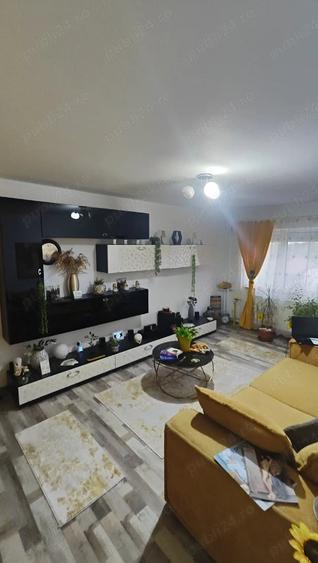 Apartament cu 2 camere decomandat în Girocului