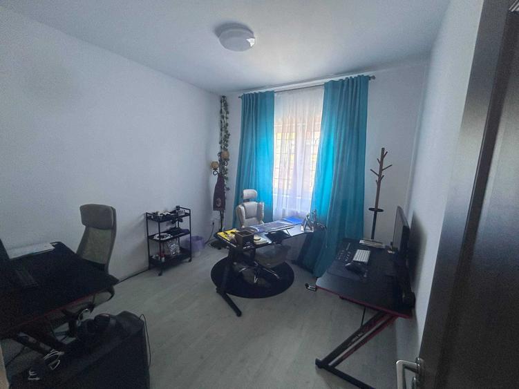 Casă cu 4 camere cu Teren 1289 Mp în Amara