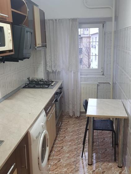 Garsonieră decomandată în Vitan