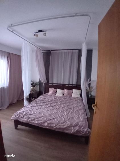 Apartament cu 4 camere decomandat, mobilat în Colentina