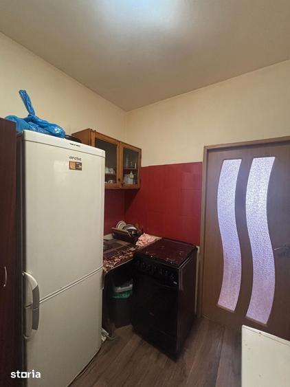 Garsonieră în Vest