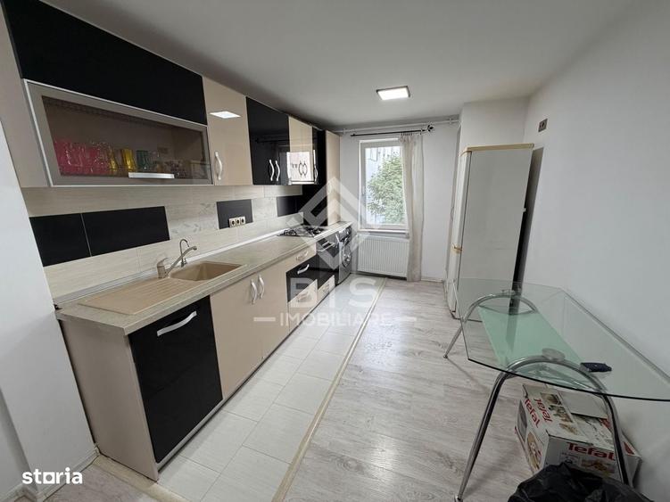 Apartament cu 3 camere în Independenței